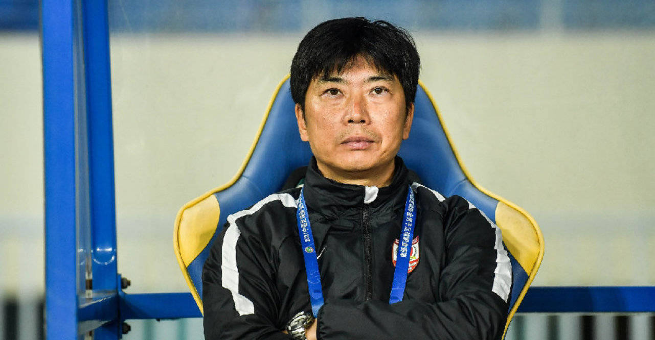 关于冲刺阶段费耶诺德调整名单以备亚冠；临场应变环节打磨；震撼外界；训练强度明显提升的信息