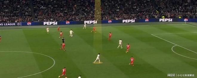 赛地聚焦——欧冠赛后热度飙升，阿贾克斯状态回暖，更衣室稳定，赛程密集仍需轮换的简单介绍